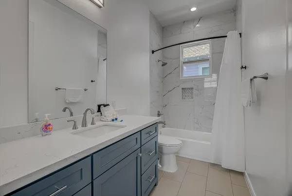 $2,200 | 2311 67th Street, Galveston, TX 77551