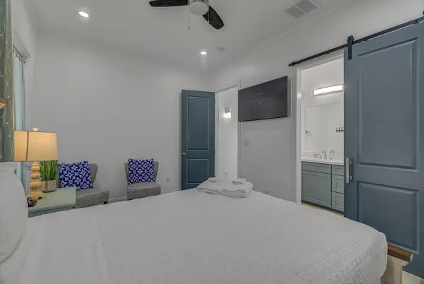 $2,200 | 2311 67th Street, Galveston, TX 77551