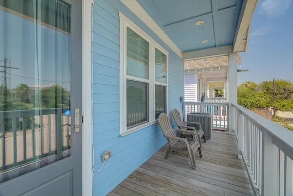 $2,200 | 2311 67th Street, Galveston, TX 77551