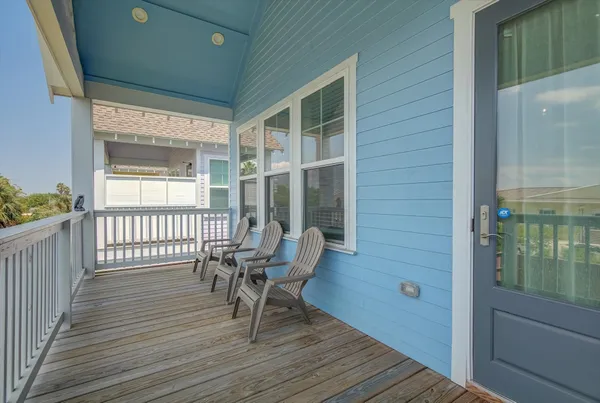 $2,200 | 2311 67th Street, Galveston, TX 77551