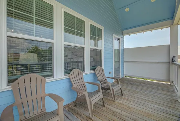 $2,200 | 2311 67th Street, Galveston, TX 77551