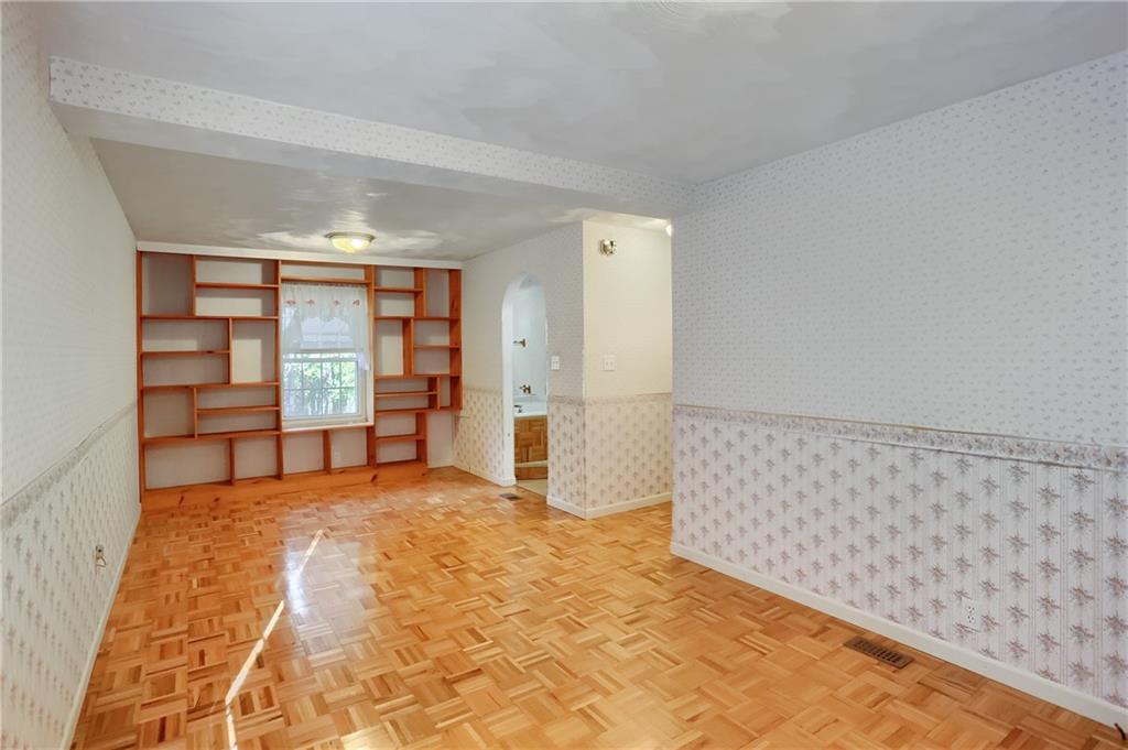 5035 Bear Run Road Cranberry Township, PA 16066 - Photo 28 of 47 a view of an empty room with closet and a window