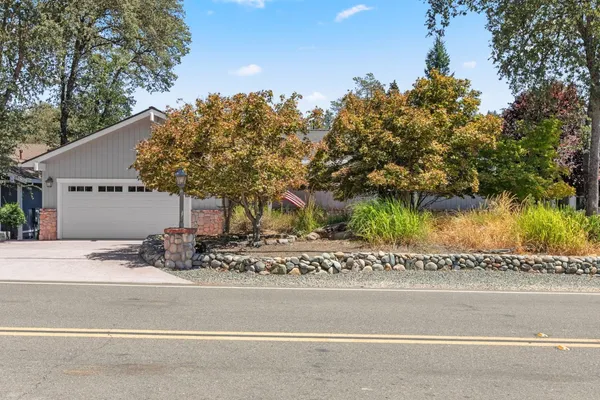 $849,000 | 17993 Jayhawk Drive, Penn Valley, CA 95946