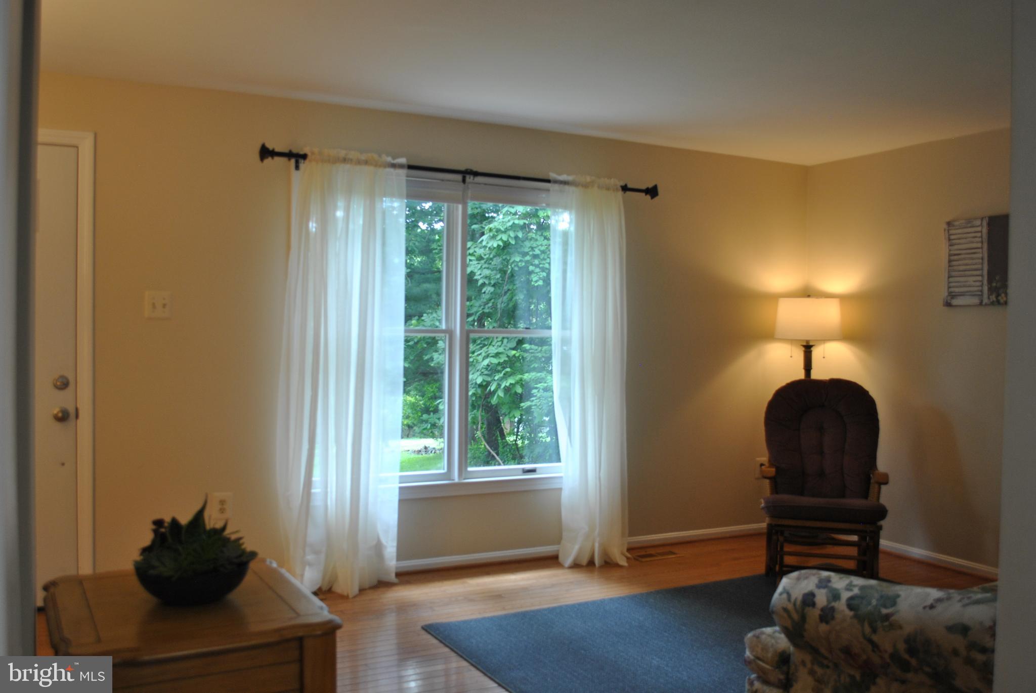 7430 Keith Road Warrenton, VA 20186 - Photo 4 of 47 Living Room