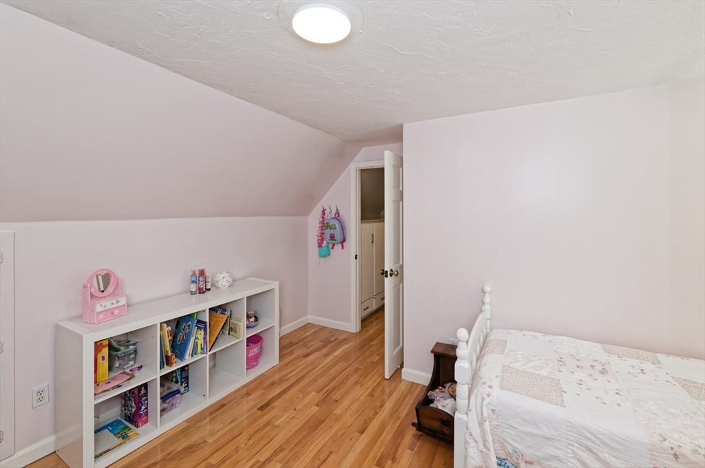 24 Woodland Road Uxbridge, MA 01569 - Photo 25 of 35