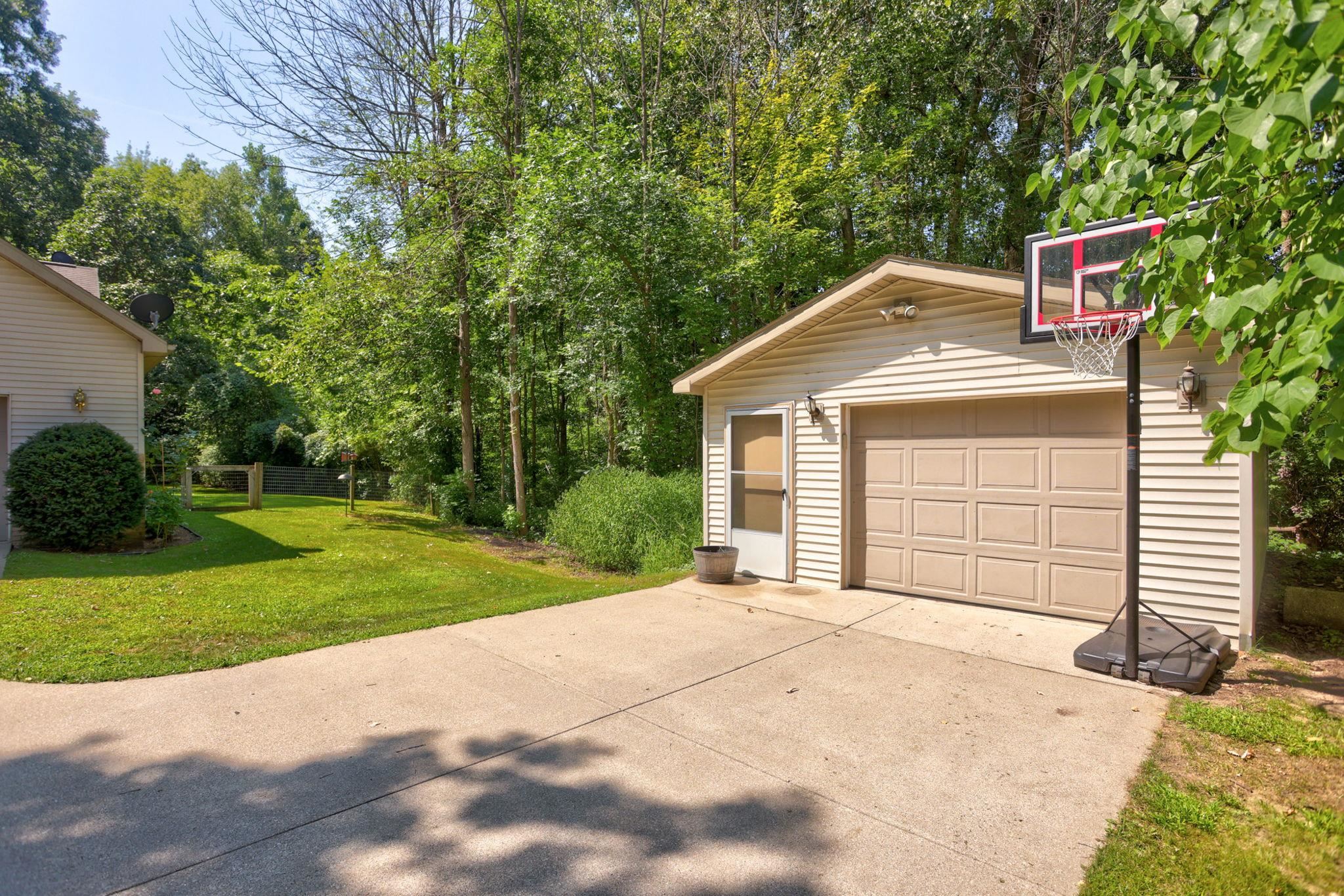 1287 West Willard Road Birch Run, MI 48415 - Photo 41 of 64 50185081-766f2253-7b60-47b9-9431-ac22b14edc94.JPG