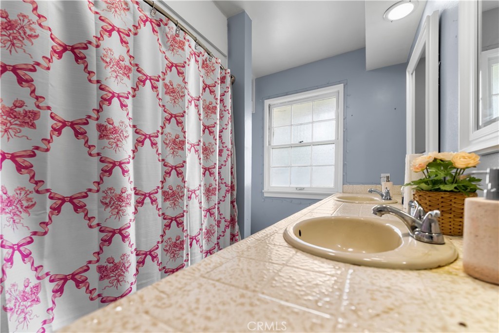 5818 North Sycamore Avenue Rialto, CA 92377 - Photo 17 of 33