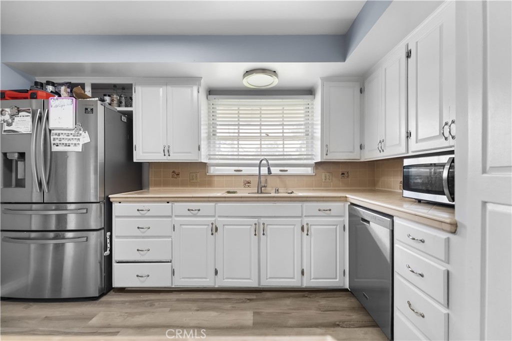 5818 North Sycamore Avenue Rialto, CA 92377 - Photo 8 of 33