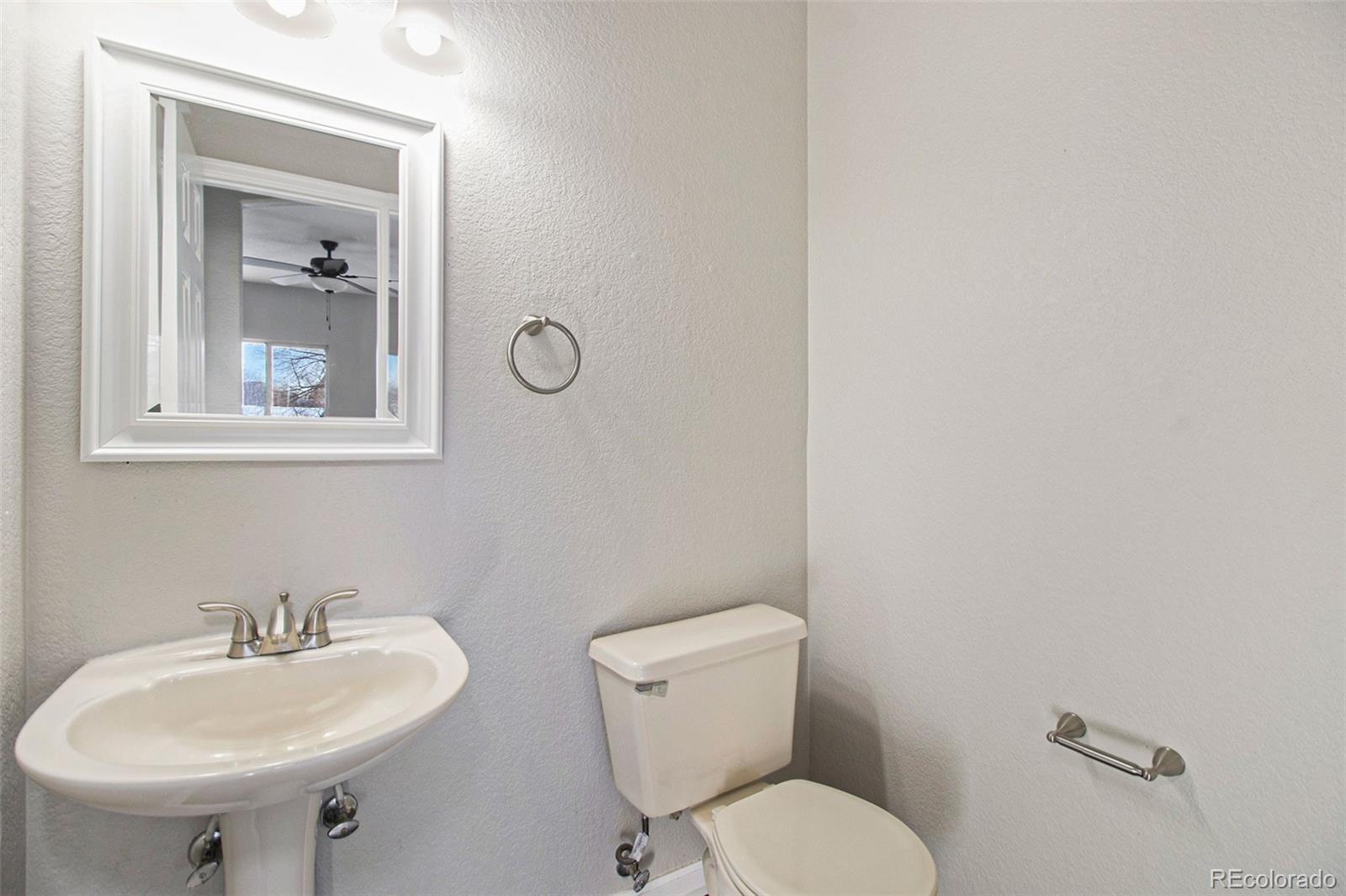 9053 Edgewood Street Highlands Ranch, CO 80130 - Photo 13 of 19 Gallery Image 13
