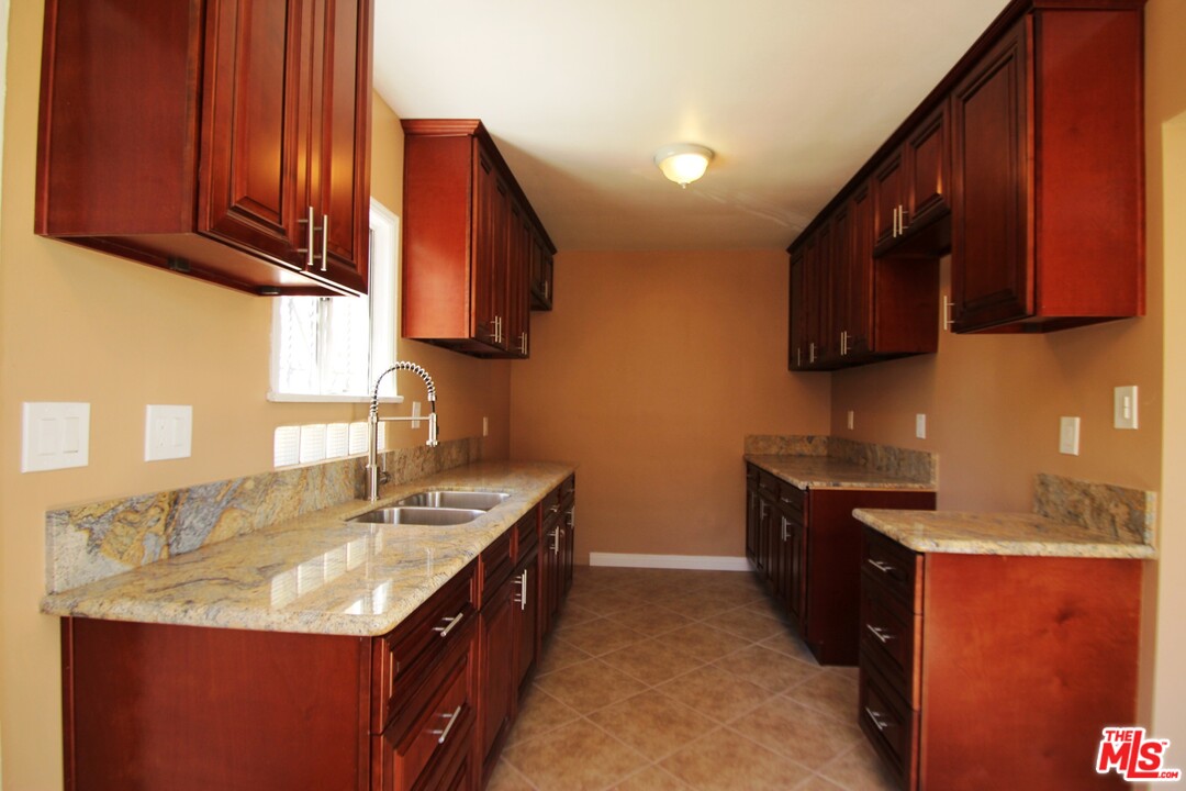 114 West Reeve Street Compton, CA 90220 - Photo 2 of 10 Gallery Image 2