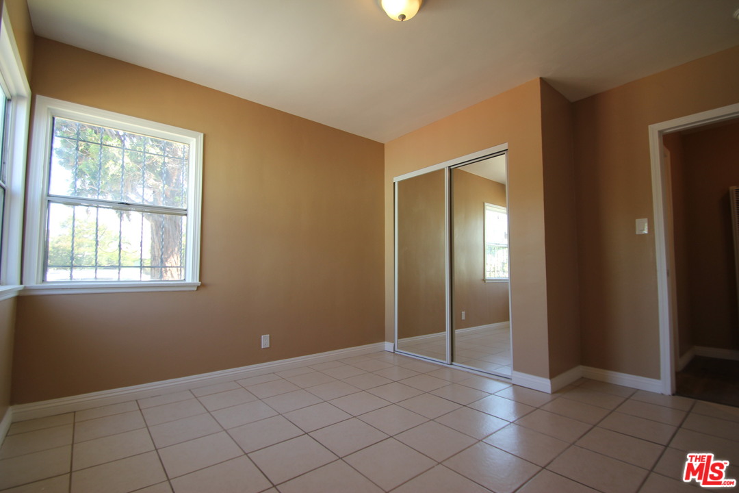 114 West Reeve Street Compton, CA 90220 - Photo 5 of 10 Gallery Image 5