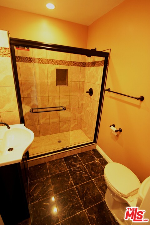 114 West Reeve Street Compton, CA 90220 - Photo 6 of 10 Gallery Image 6