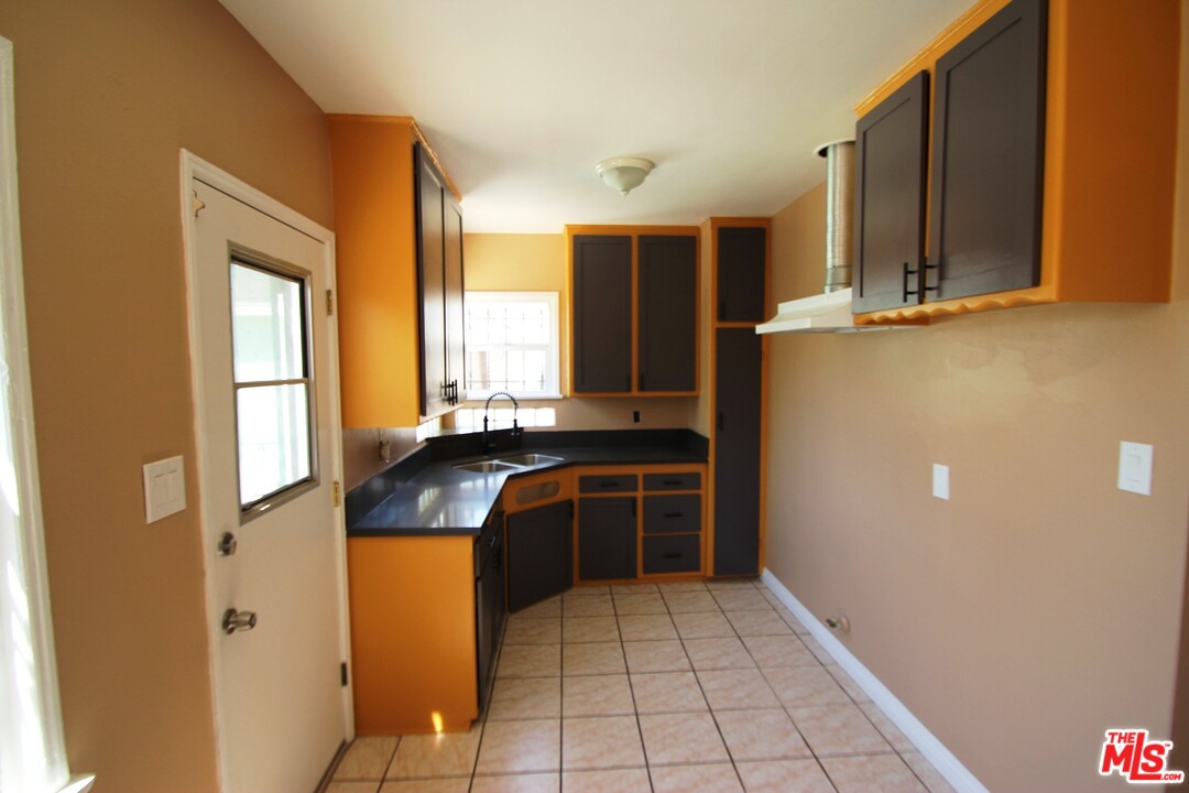 114 West Reeve Street Compton, CA 90220 - Photo 7 of 10 Gallery Image 7