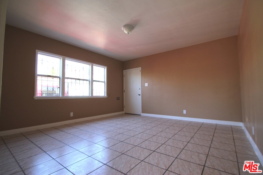 114 West Reeve Street Compton, CA 90220 - Photo 8 of 10 Gallery Image 8