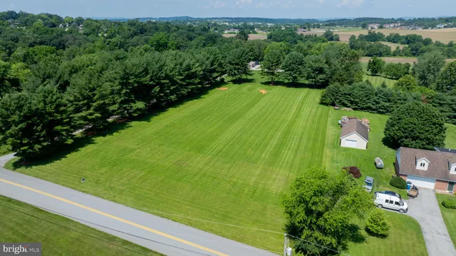 a view of a outdoor space
