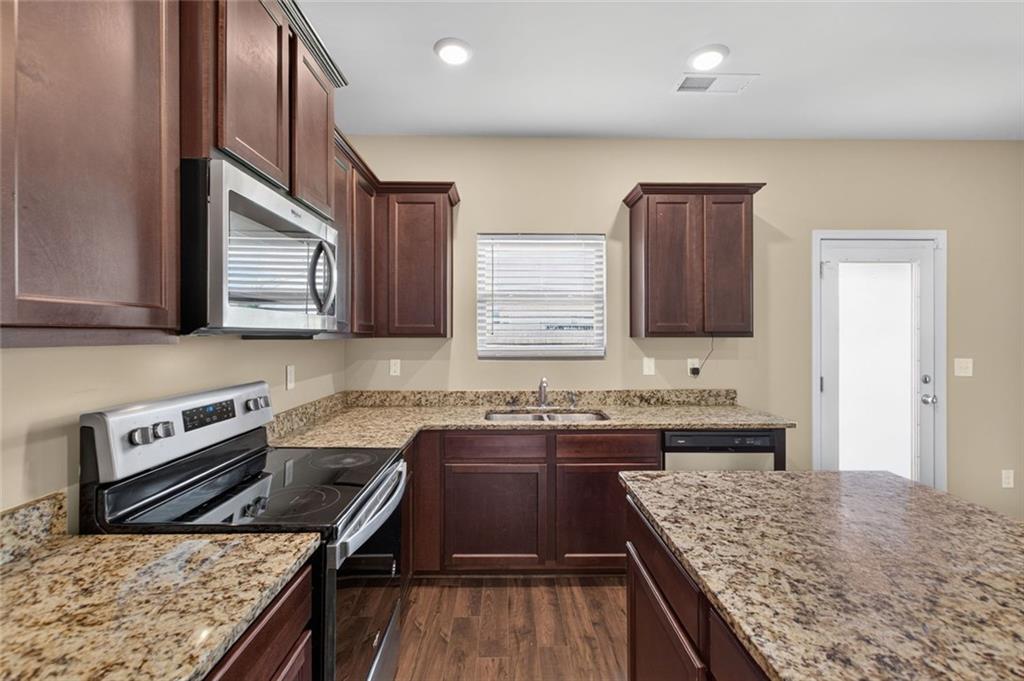 2050 Theberton Trail Locust Grove, GA 30248 - Photo 10 of 49