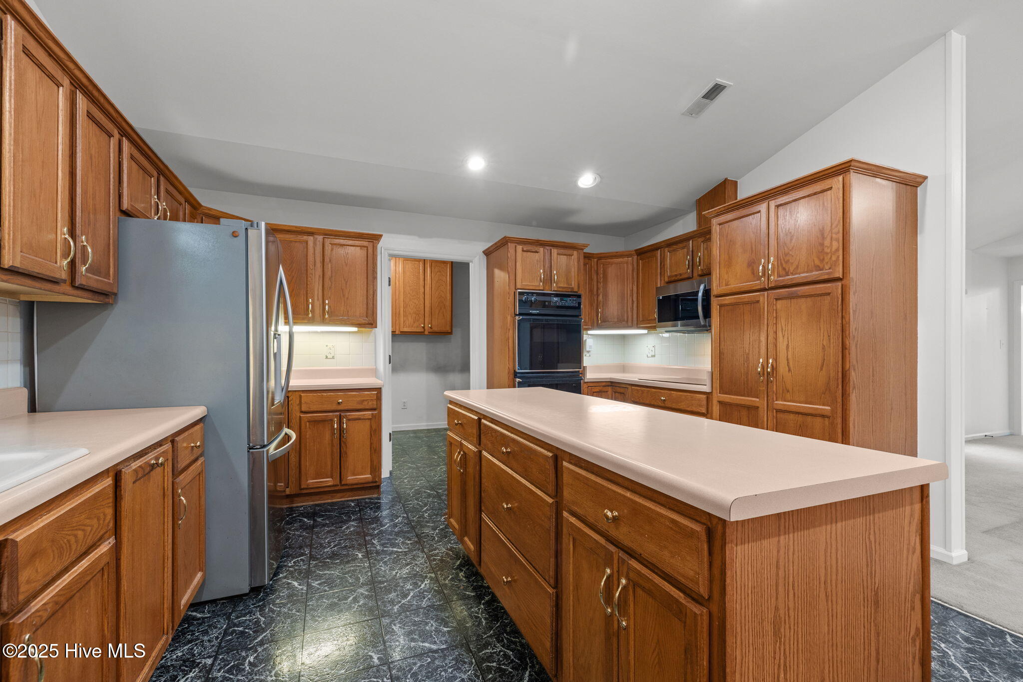 119 White Oak Bluff Road, Unit A Stella, NC 28582 - Photo 27 of 48 Kitchen