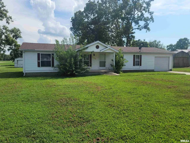 $48,000 | 405 East Fayette Avenue, Patoka, IL 62875