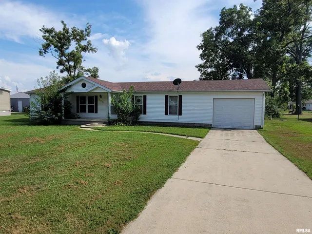 $48,000 | 405 East Fayette Avenue, Patoka, IL 62875