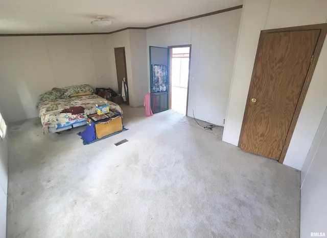 $48,000 | 405 East Fayette Avenue, Patoka, IL 62875