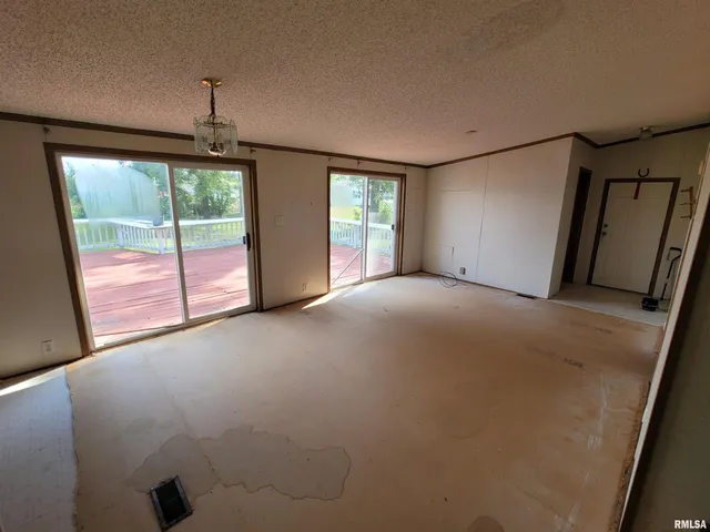 $48,000 | 405 East Fayette Avenue, Patoka, IL 62875