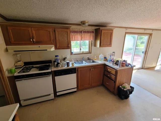 $48,000 | 405 East Fayette Avenue, Patoka, IL 62875