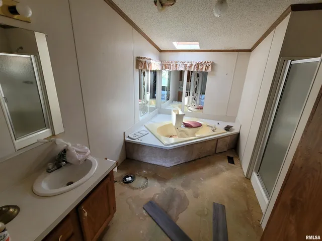 $48,000 | 405 East Fayette Avenue, Patoka, IL 62875