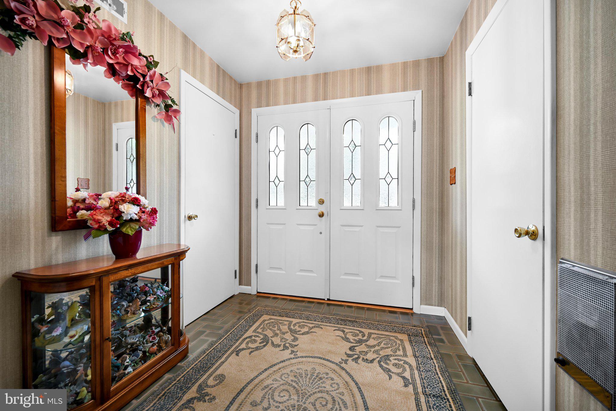 275 Ridge Road Orwigsburg, PA 17961 - Photo 9 of 42 Foyer