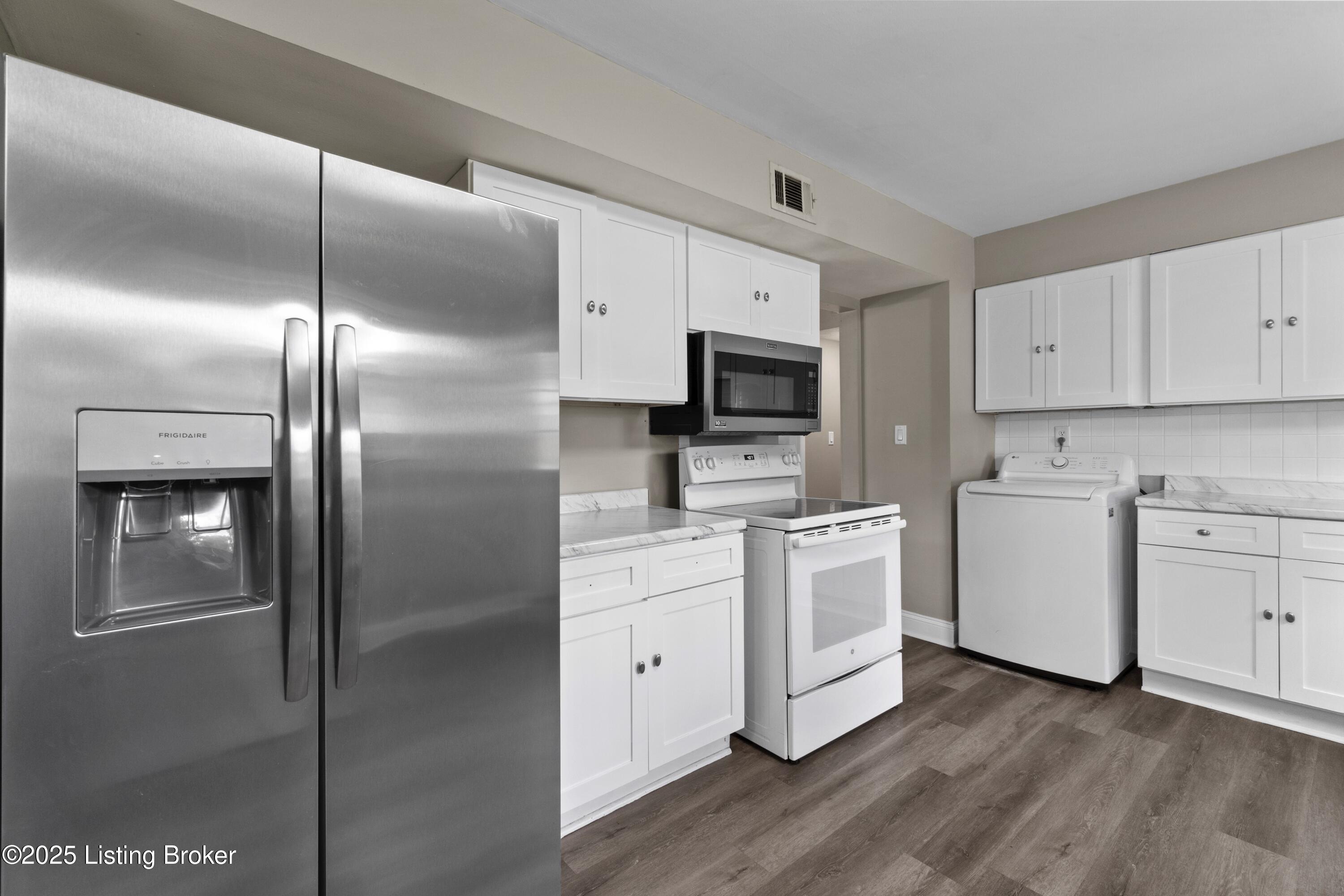 180 Valley Road Louisville, KY 40229 - Photo 12 of 29 dsc05034
