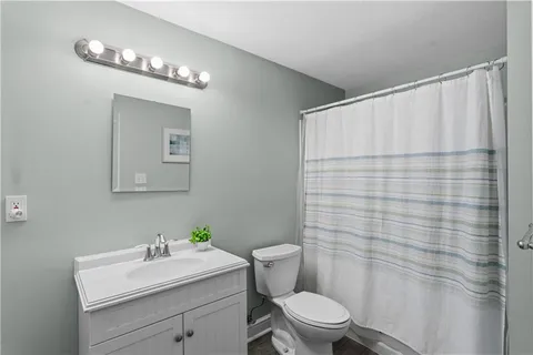 $779,000 | 237 Morning Grove Lane, Valencia, PA 16059