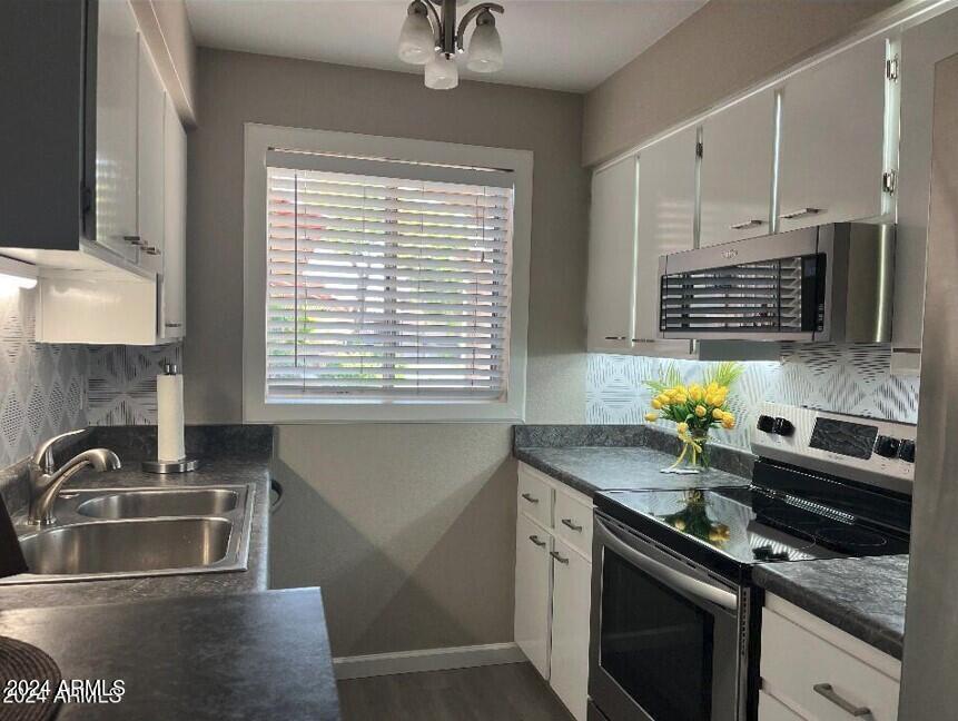 93 North Cooper Road, Unit 17 Chandler, AZ 85225 - Photo 1 of 33 kitchen