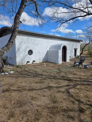 a view of a livingroom with a patio