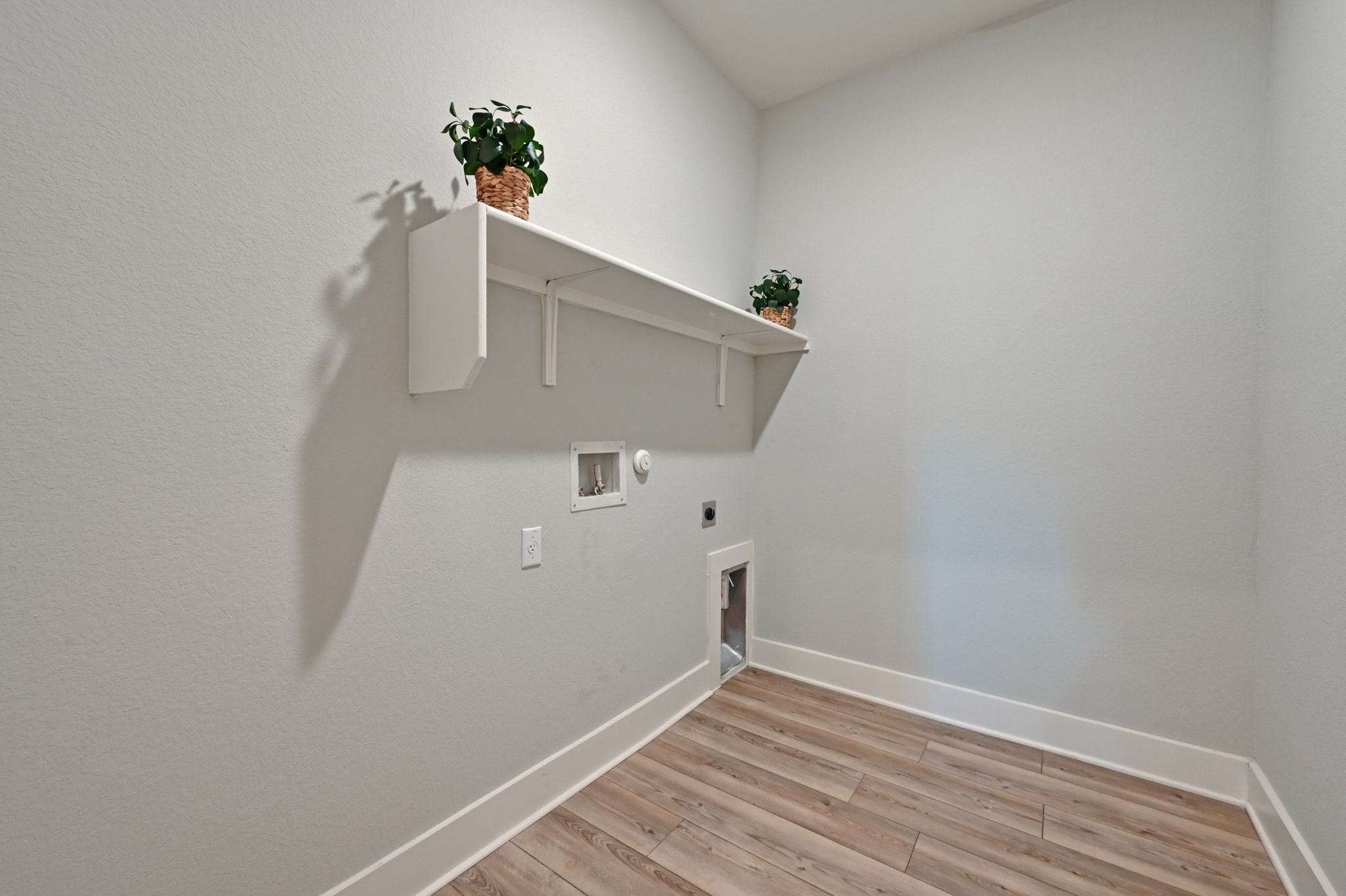 284 Grace Lilly Drive Buda, TX 78610 - Photo 27 of 40 a view of small space with wooden floor