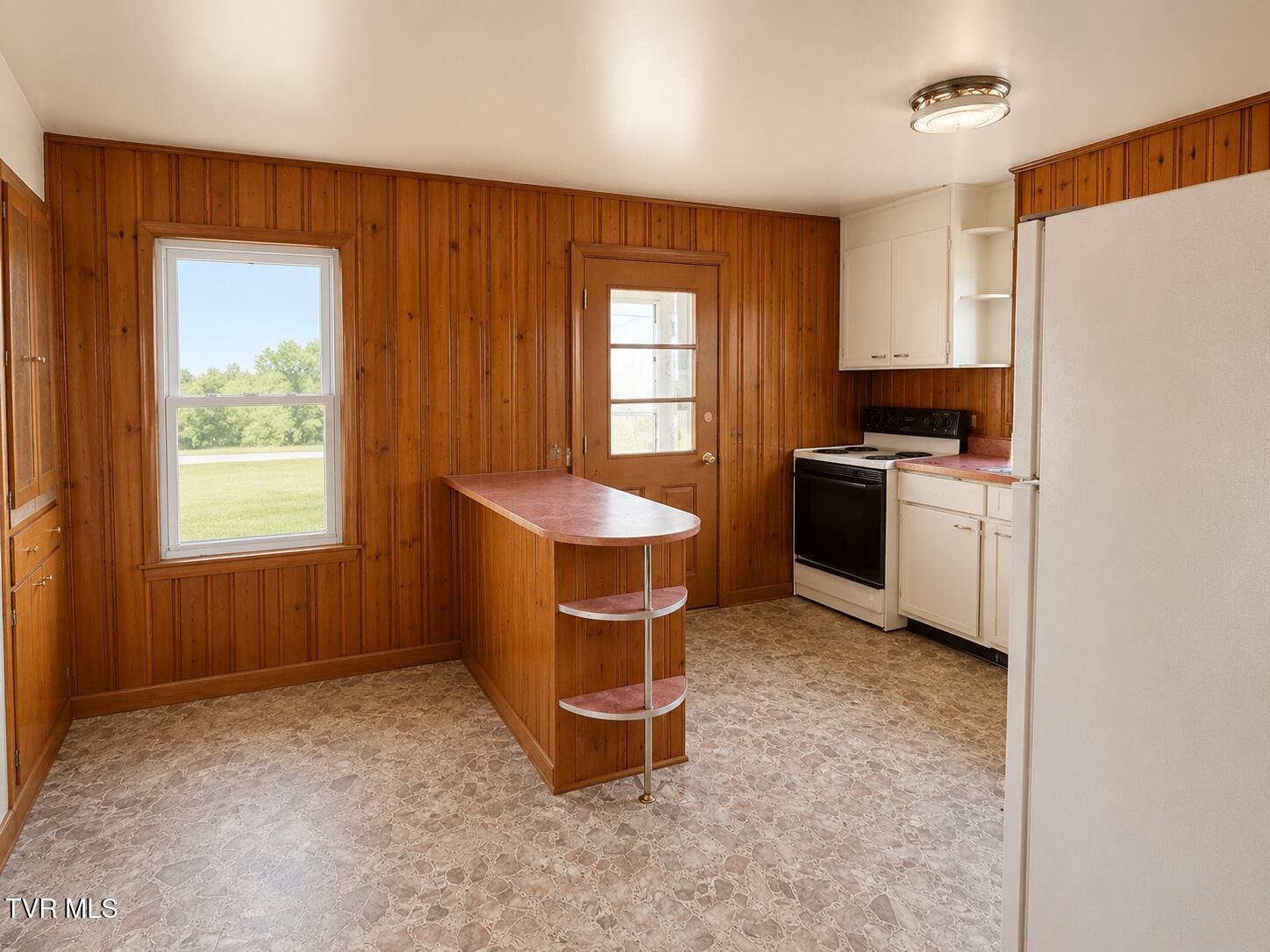 126 Adwolfe Road Marion, VA 24354 - Photo 4 of 11 9E2BCC3A-D735-4E5A-9875-EFAAD580554D