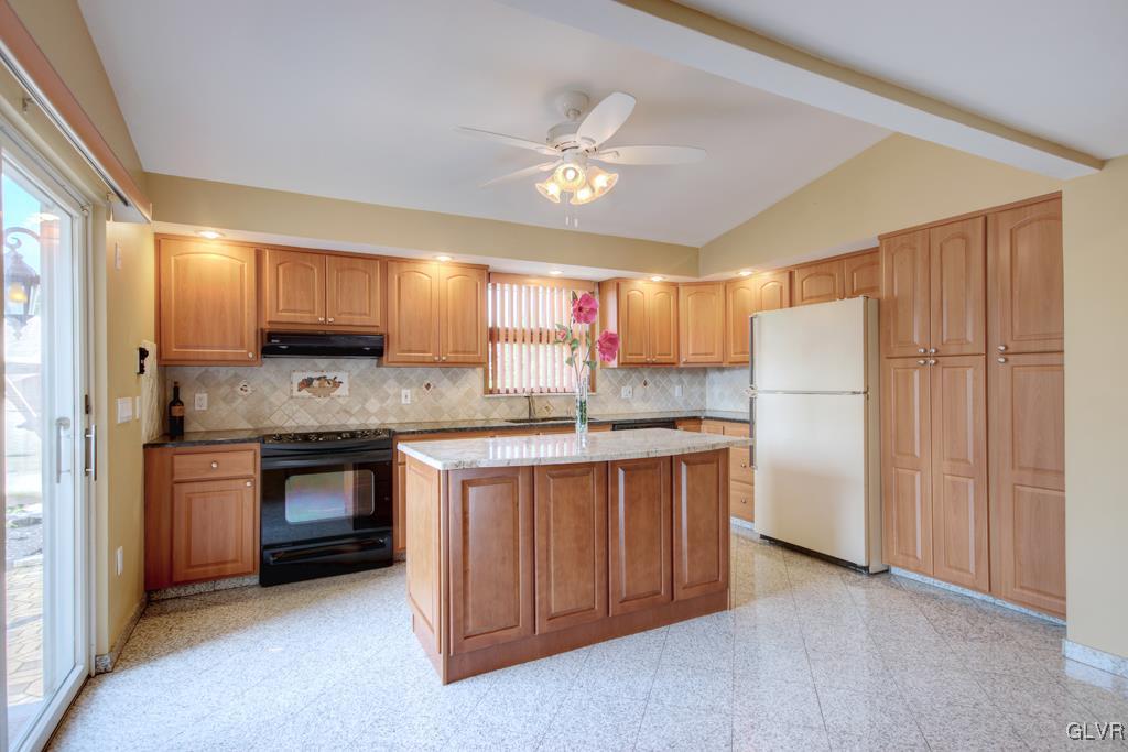 3220 South Ruch Street Whitehall, PA 18052 - Photo 8 of 32 Gallery Image 8