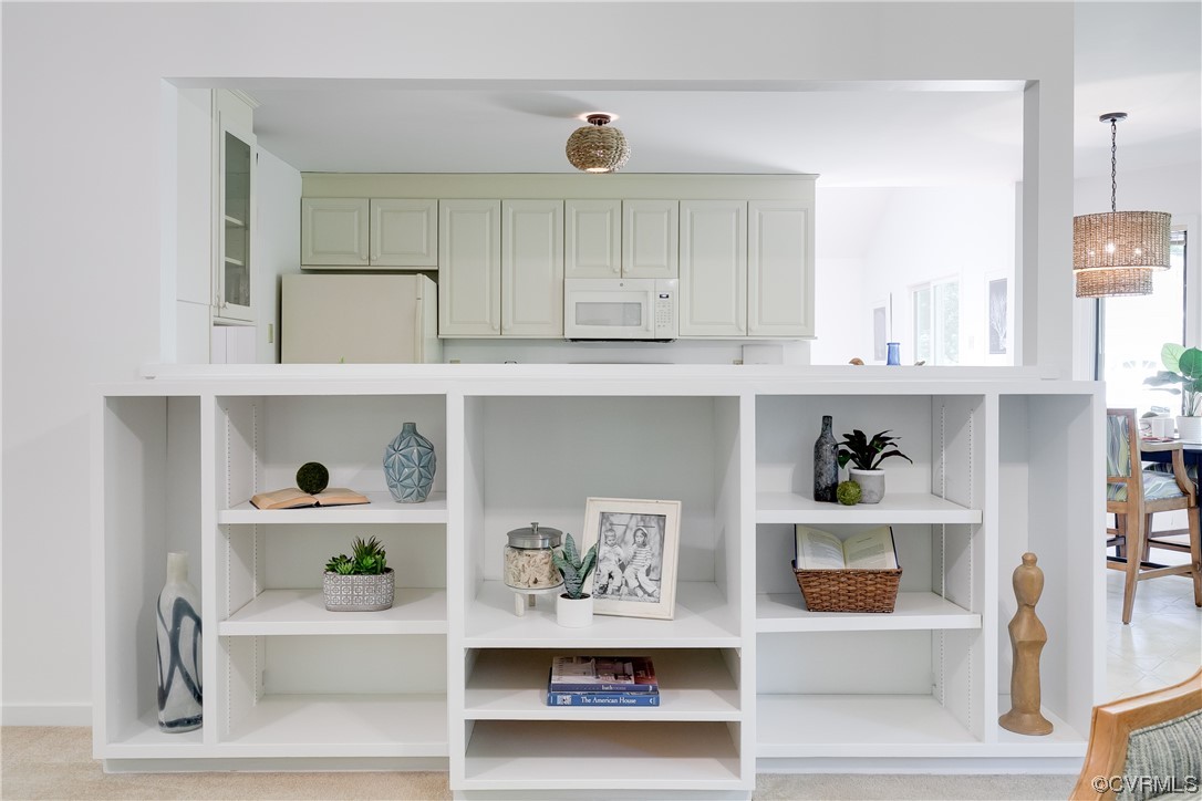 4000 Cheyenne Road Richmond, VA 23235 - Photo 21 of 50 a view of cabinets and window