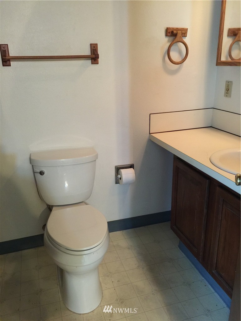 121 Lone Oak Road Longview, WA 98632 - Photo 13 of 20 Gallery Image 13