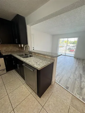 $1,875 | Undisclosed Address, Hollywood, FL 33025