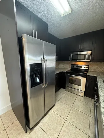 $1,875 | Undisclosed Address, Hollywood, FL 33025