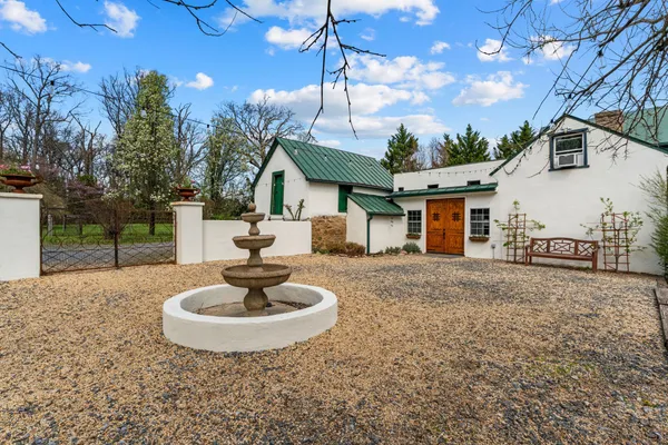 $950,000 | 4094 Whiting Road, Marshall, VA 20115