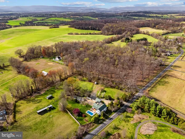$950,000 | 4094 Whiting Road, Marshall, VA 20115