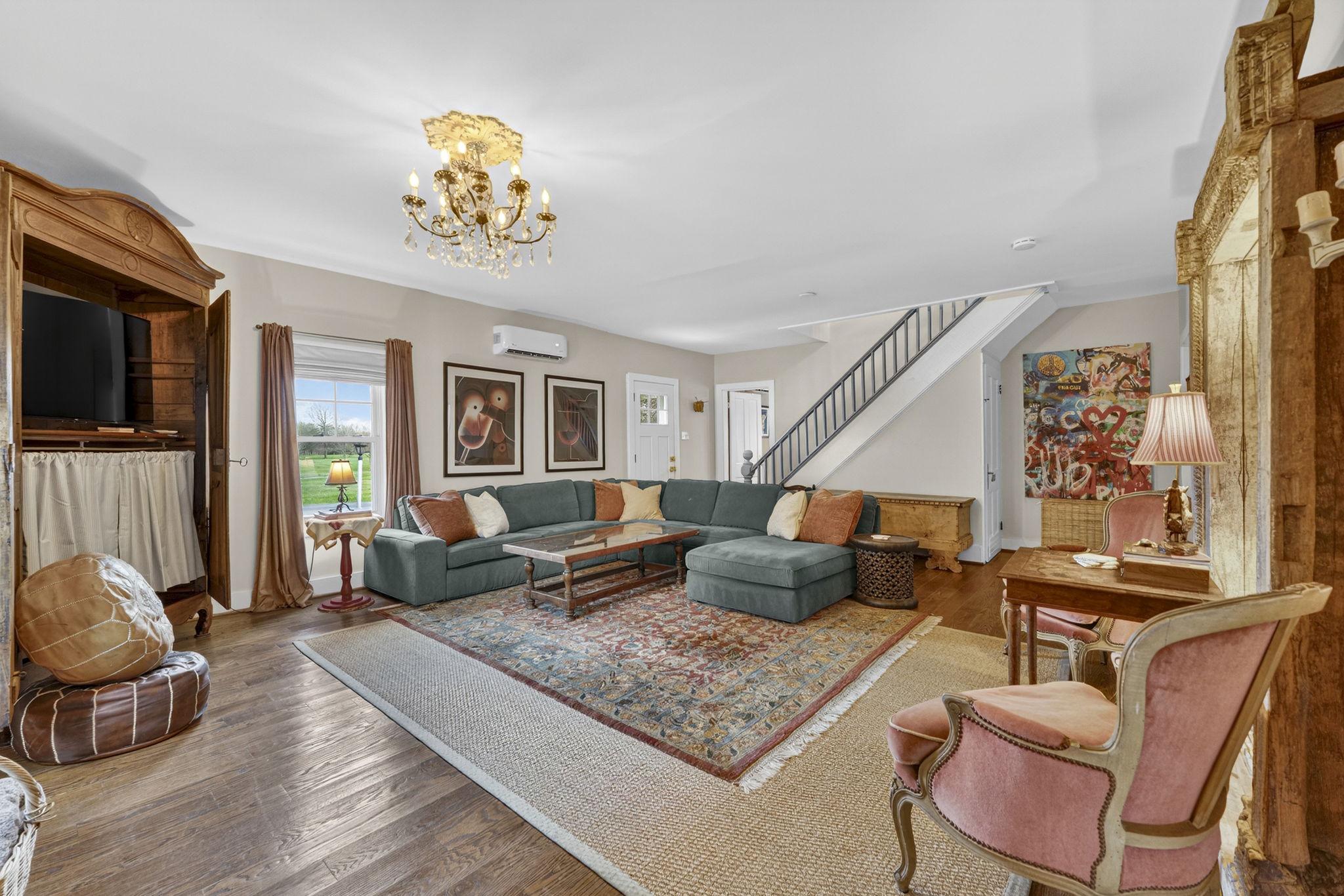 4094 Whiting Road Marshall, VA 20115 - Photo 22 of 68 Living Room