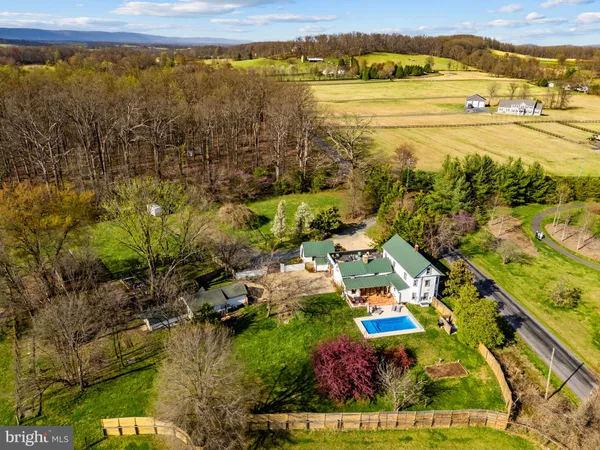 $950,000 | 4094 Whiting Road, Marshall, VA 20115
