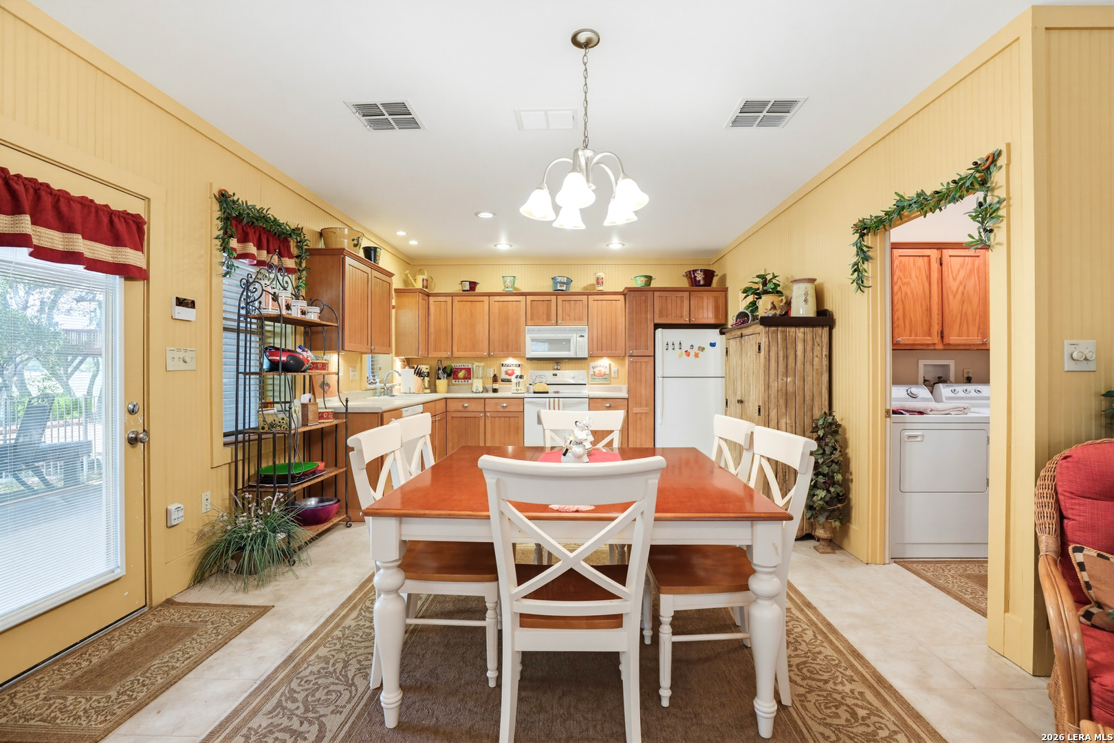 928 Pebble Beach Road Northwest Lakehills, TX 78063 - Photo 8 of 46