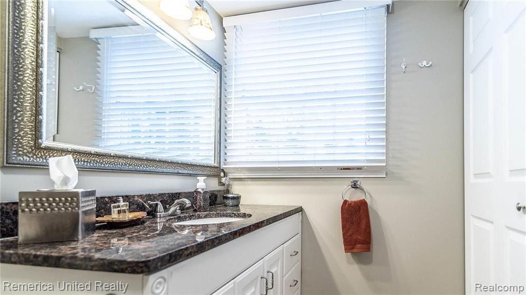 24039 Woodham Road Novi, MI 48374 - Photo 37 of 51