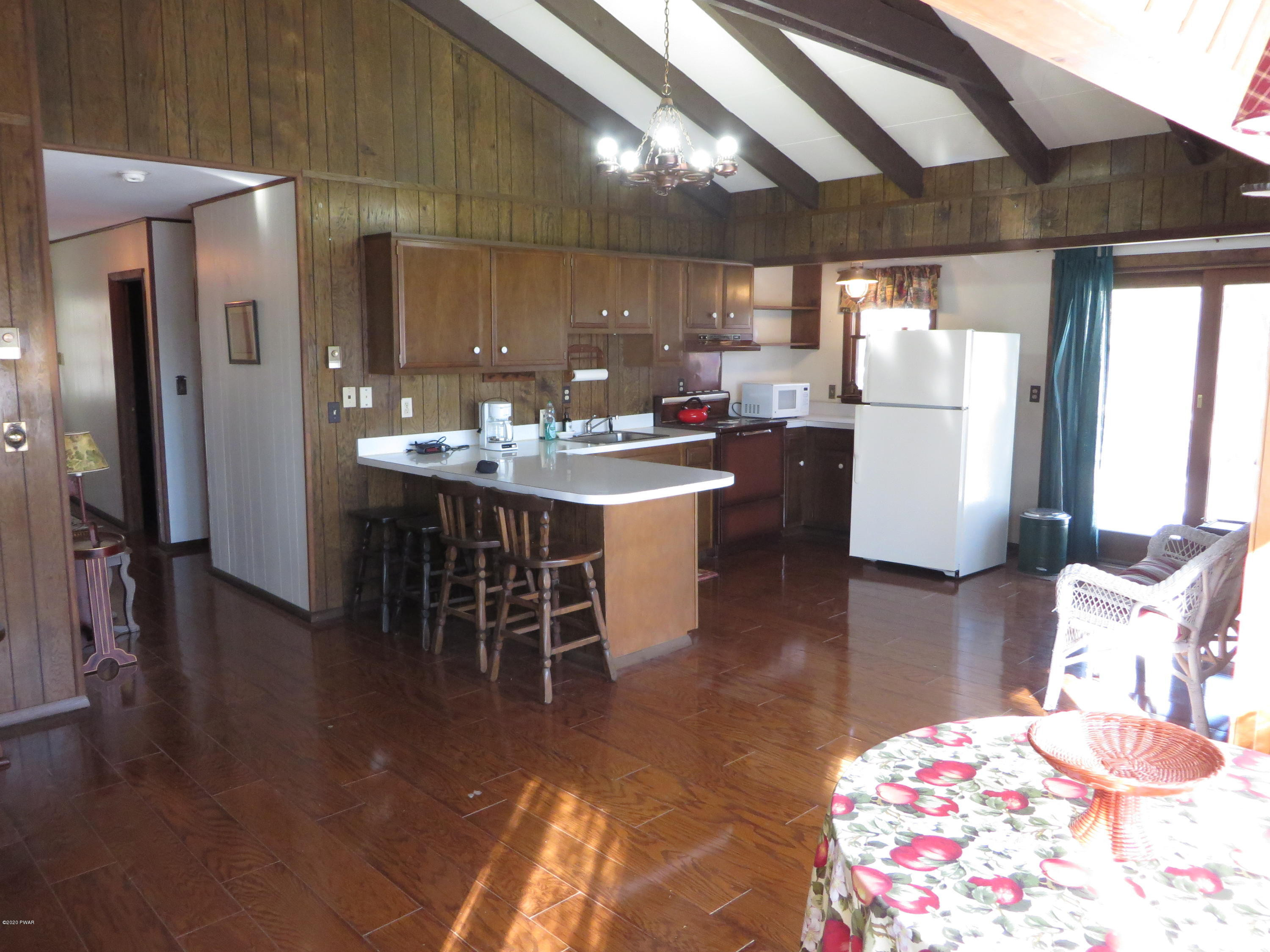 124 Sunnylands Road Milford, PA 18337 - Photo 4 of 17 Kitchen