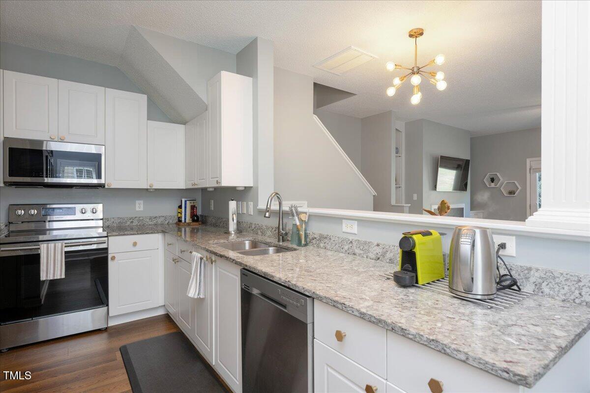 2340 Persimmon Ridge Drive Raleigh, NC 27604 - Photo 3 of 25 09-- 9