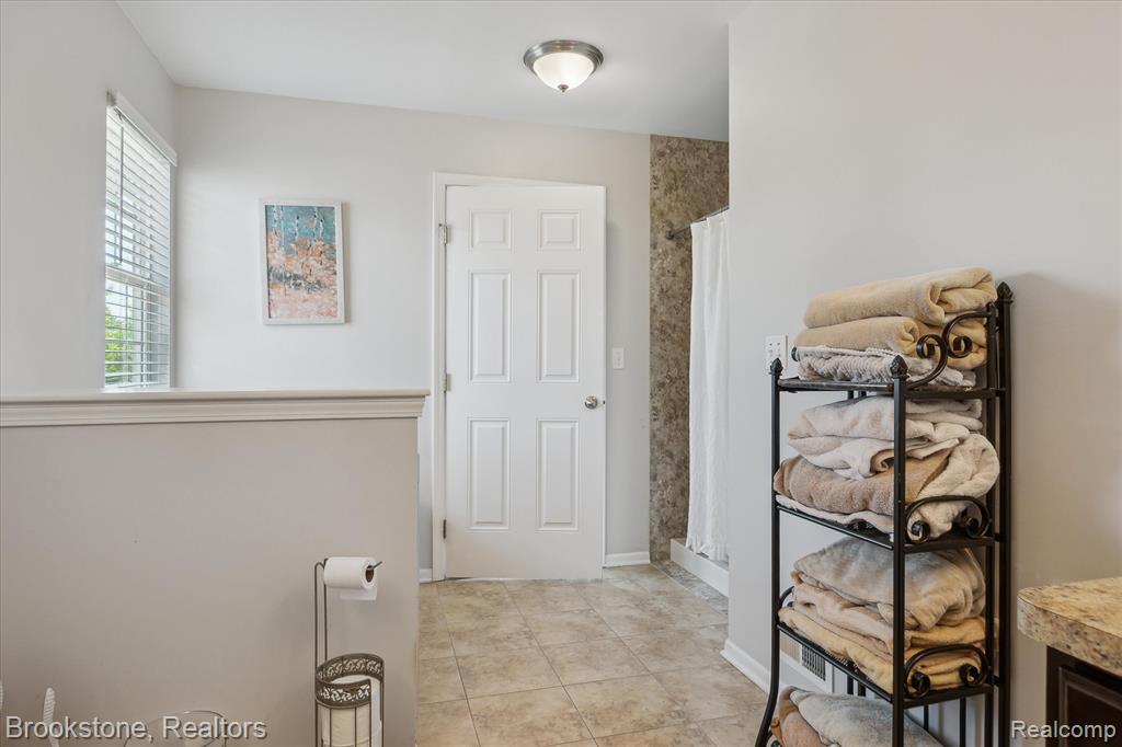 660 Park Lane Road Chelsea, MI 48118 - Photo 19 of 40