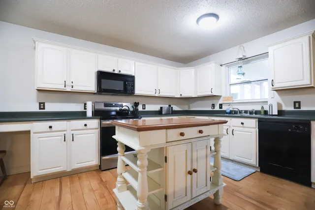 $299,000 | 8240 Gathering Circle, Indianapolis, IN 46259