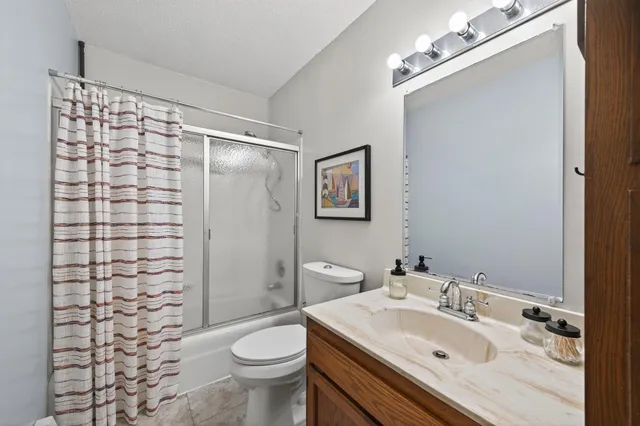 $385,000 | 1641 Leone Avenue East, St. Paul, MN 55106